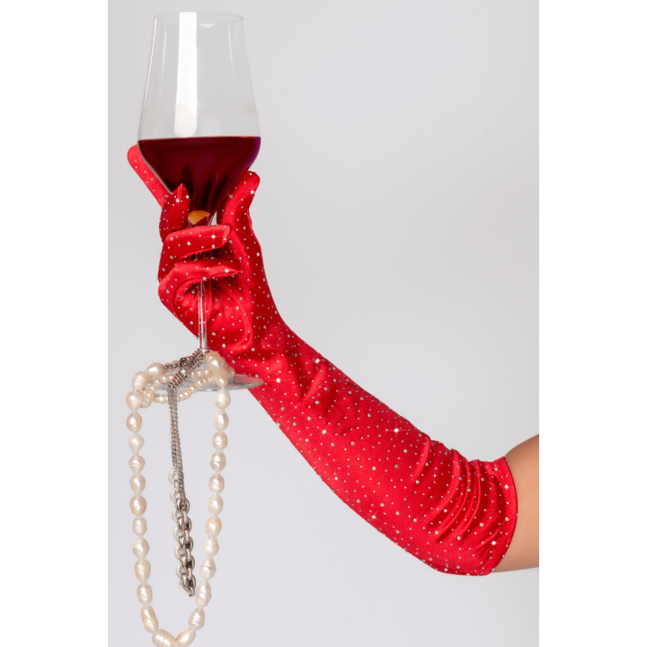 Une paire de gants satinés rouges avec strass - Mapalé