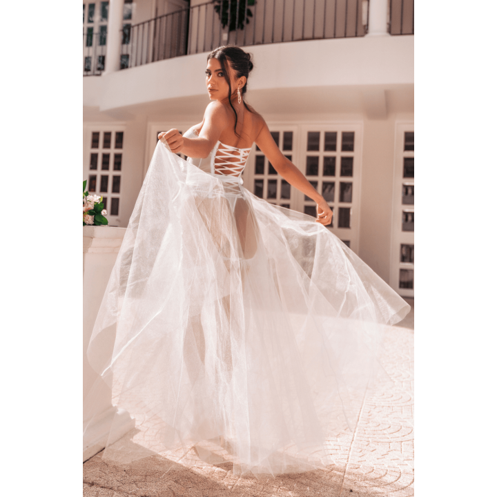 Ensemble 4 pièces blanc, bustier, string et 2 jarretières