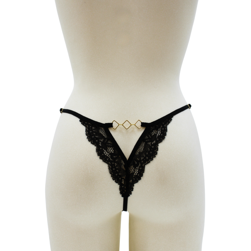 Tanga noir en dentelle avec bijou losanges dorés