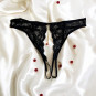 String noir avec bijou couleur aléatoire et chaîne dorée