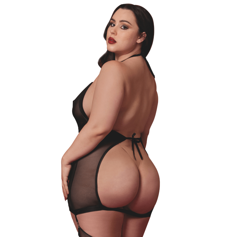 Nuisette grande taille avec porte jarretelles et fouet