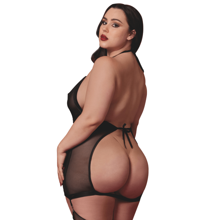 Nuisette grande taille avec porte jarretelles et fouet