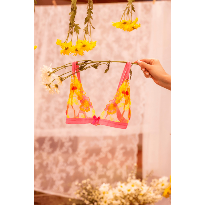 Ensemble lingerie rose et jaune en maille transparente brodée – Mapalé