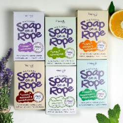 Friendly Soap přírodní mýdlo pačuli a santalové dřevo na šnůrce 125 g