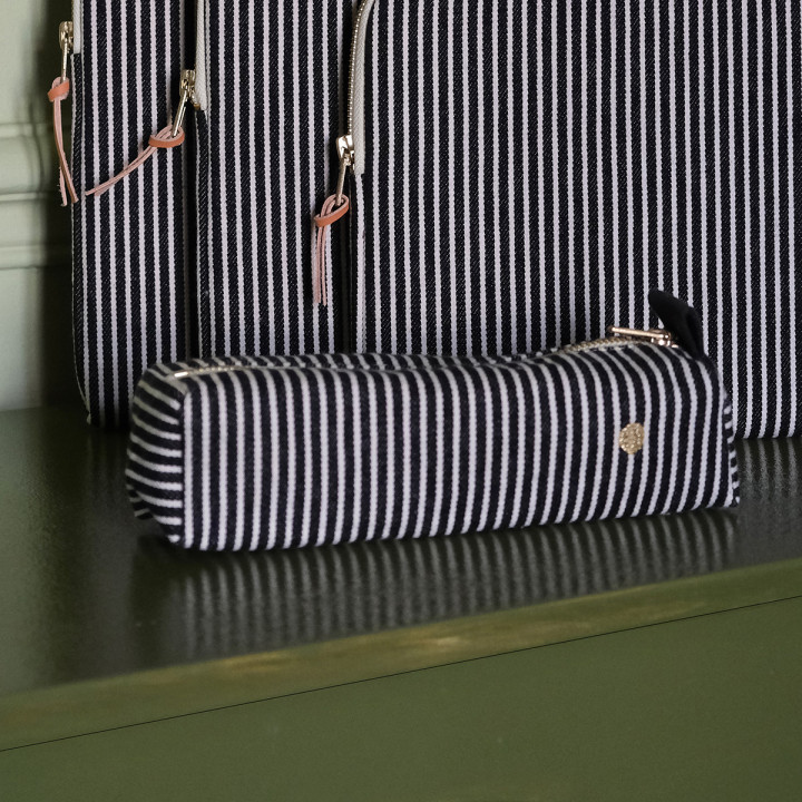 Trousse de bureau Basile Caviar 6 x 20 x 6
