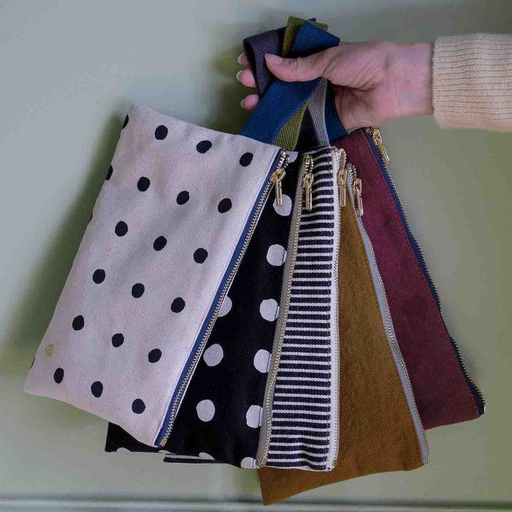 Pochette mit Handschlaufe Iona Nuts 14 X 24