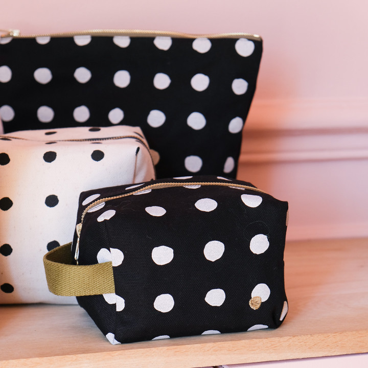 Mia kubus-toilettas Caviar S 10 X 16 X 10