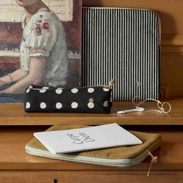 Mia Pencil case Caviar 6 X 20 X 6