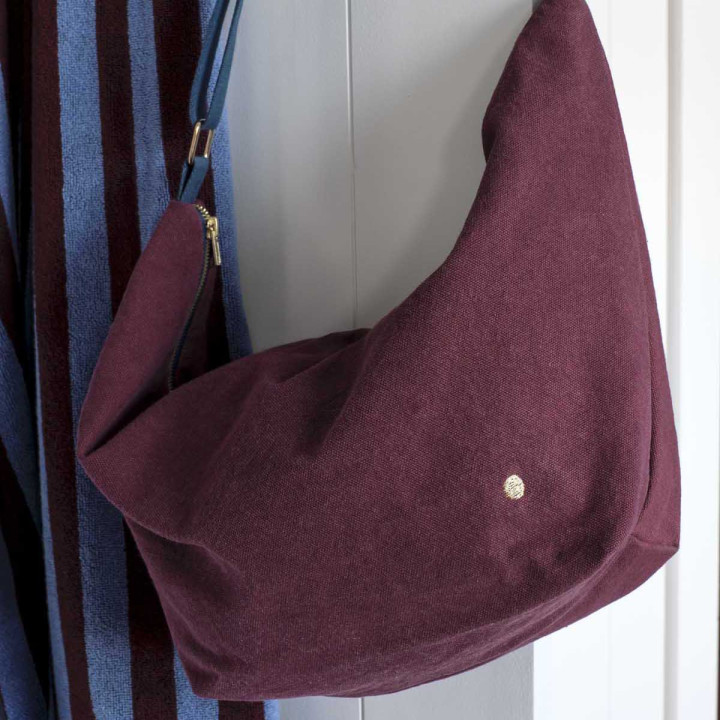 Bolso media luna Iona Wine 53 X 28 X 12