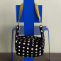 Mala meia-lua Mia Caviar 53 X 28 X 12