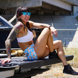 Short femme multicolore HONEYCOMB| SAVAGE BARBELL — Multicolor · Taille M