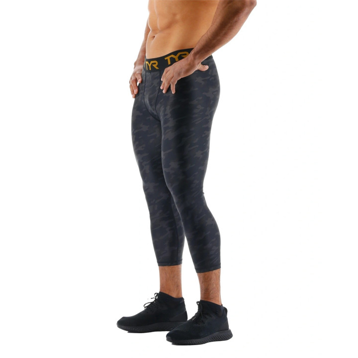 Legging homme COMPRESSION CROP - BLACKOUT CAMO | TYR — NOIR CAMO · Taille S
