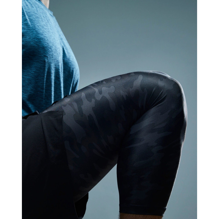 Legging homme COMPRESSION CROP - BLACKOUT CAMO | TYR — NOIR CAMO · Taille S