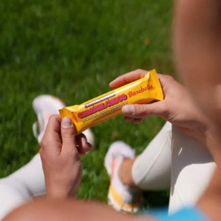 Pack de 12 Barres protéinées CARAMEL CHOCO | BAREBELLS — 12 x 55 Gr · Taille TU