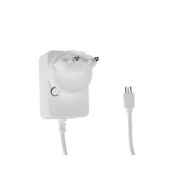 CHARGEUR UNIVERSEL AVEC CONNEXION MICRO USB - 5 VCC - 2.5 A - AVEC 4 FICHES DE VOYAGE