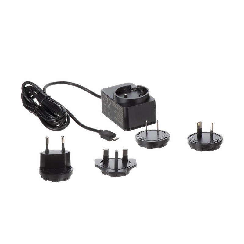 CHARGEUR UNIVERSEL AVEC CONNEXION MICRO USB - 5 V - 2.5 A avec 4 fiches de voyage