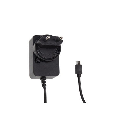 CHARGEUR UNIVERSEL AVEC CONNEXION MICRO USB - 5 V - 2.5 A avec 4 fiches de voyage
