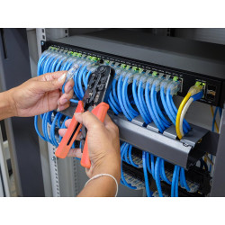 PINCE A SERTIR POUR CONNECTEURS MODULAIRES 6P4C (RJ11), 6P6C (RJ12), 8P8C (RJ45)