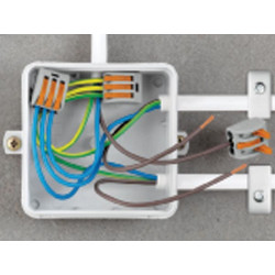 PLAQUE DE DÉCHARGE DE TRACTION ENCLIQUETABLE SUR ADAPTATEUR DE FIXATION