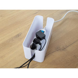 BLOC MULTIPRISE AVEC BOÎTE DE RANGEMENT - 1.5 PRISES - CÂBLE DE 3 m - TERRE FRANÇAISE