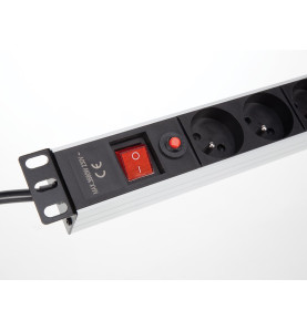 BLOC MULTIPRISE - 8 PRISES - TERRE FRANÇAISE - POUR RACK 19" - PRL